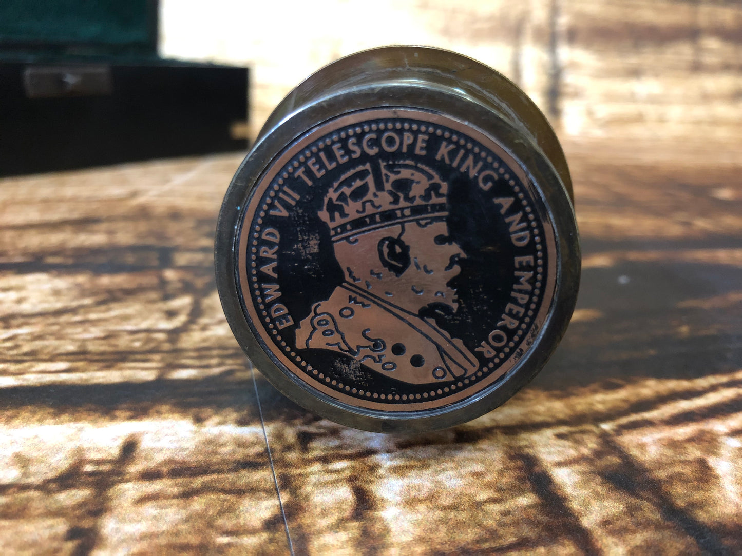 Telescoop Albert Edward in opbergkistje.