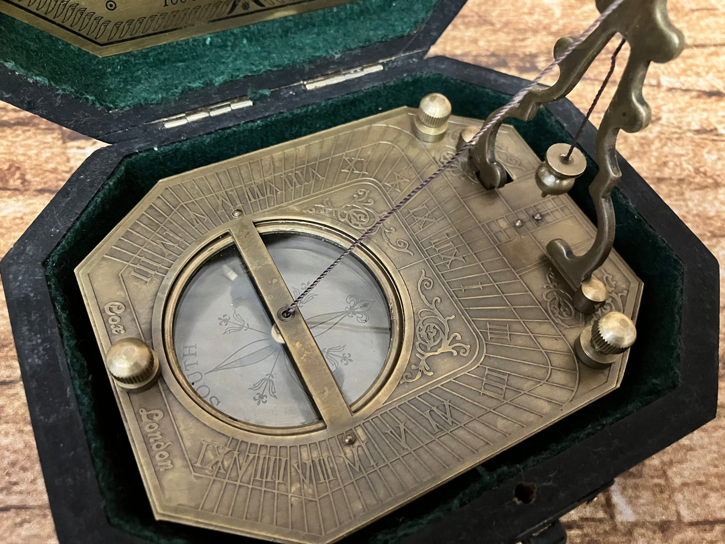 sundial en kompas F. Cox 100 Newgate St. London.