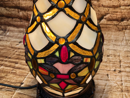 Stained glass table lamp 3 lights.
