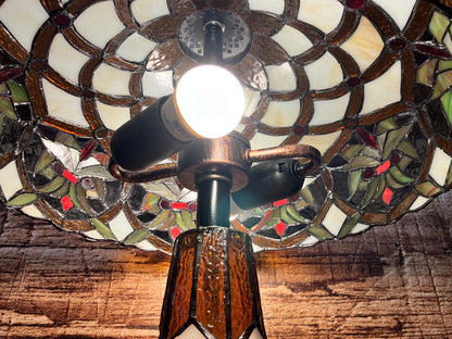 Stained glass table lamp 3 lights.