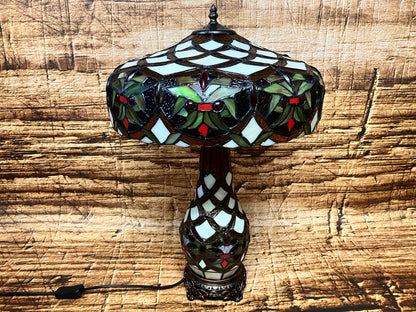 Stained glass table lamp 3 lights.