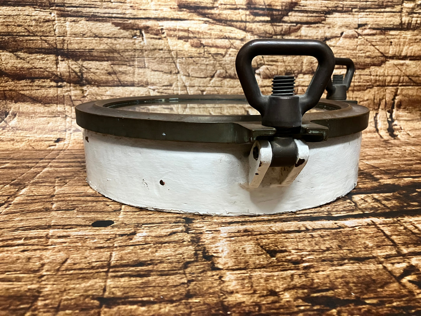 Antiek patrijspoort met spiegel