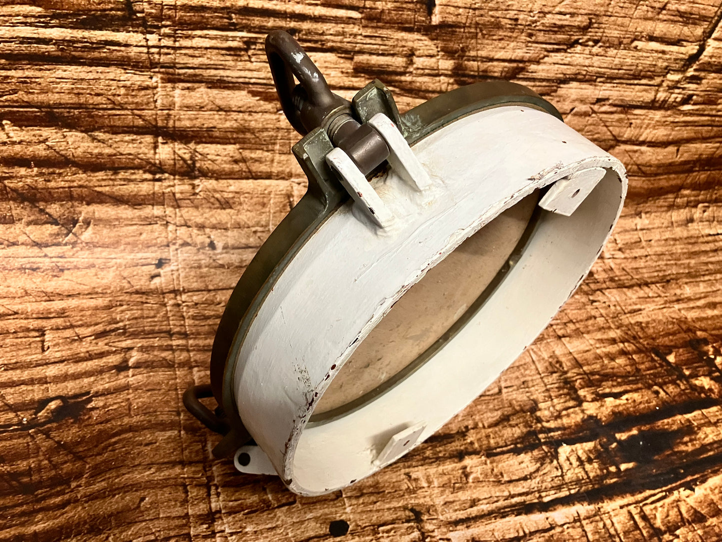 Antiek patrijspoort met spiegel