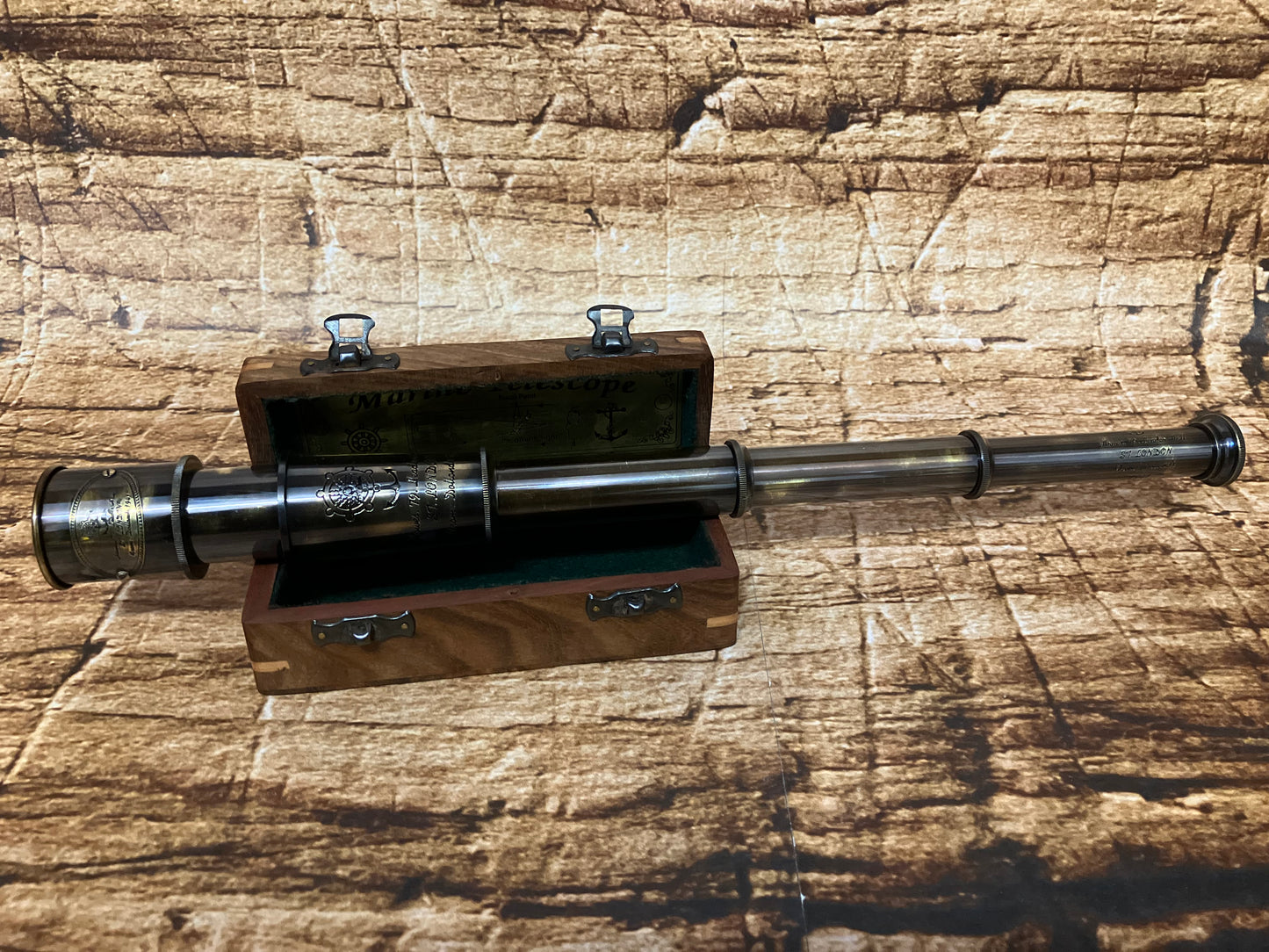 Telescoop Dollond London 1941 in kistje.