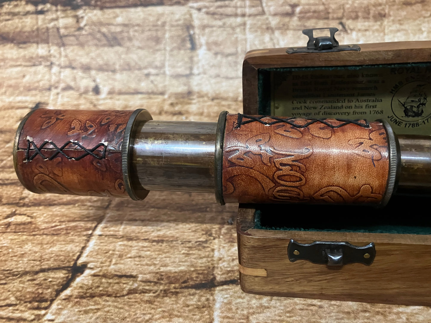 Telescoop Dollond London 1920 in kistje.