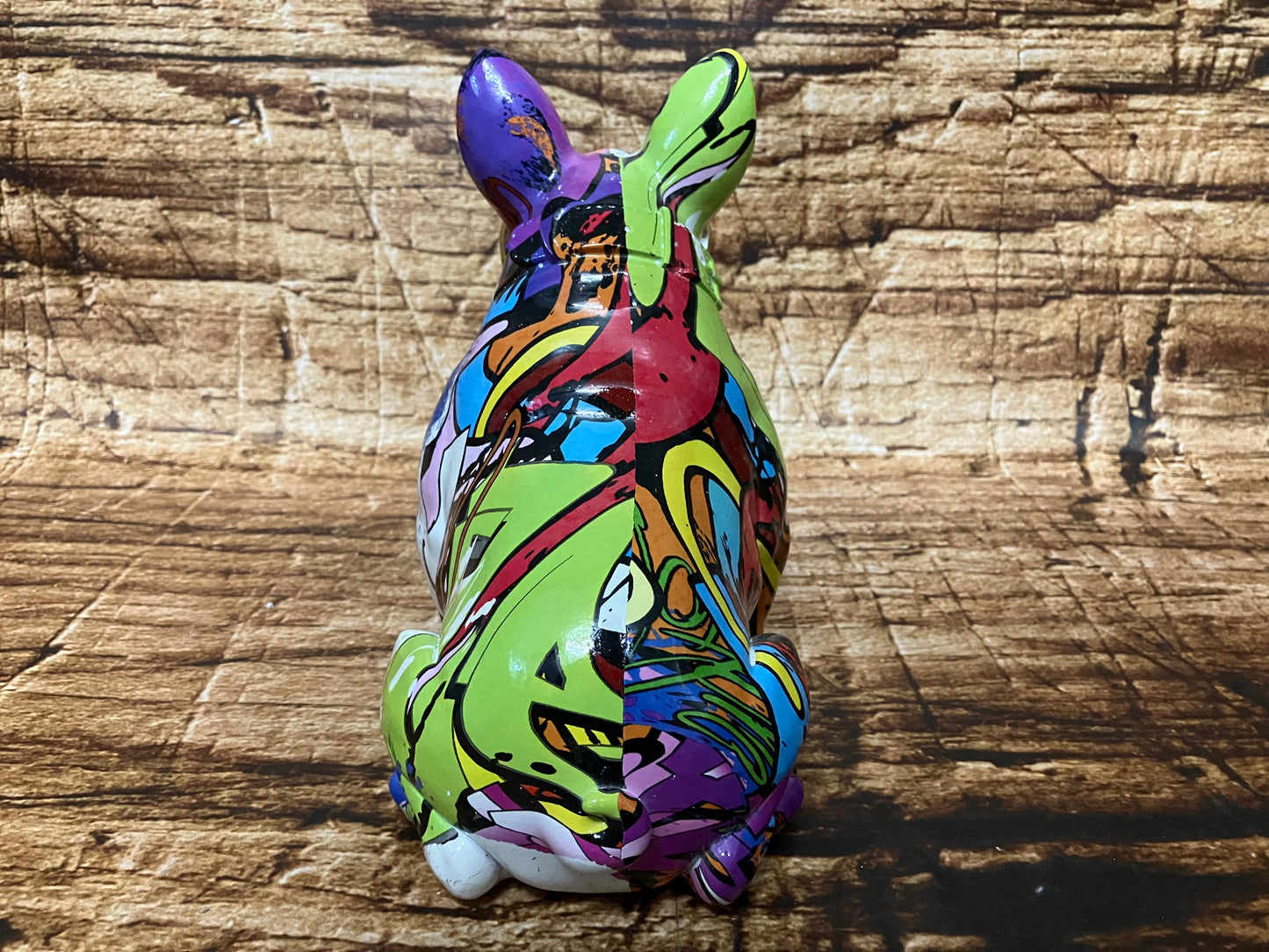 Bulldog graffiti met zonnebril.