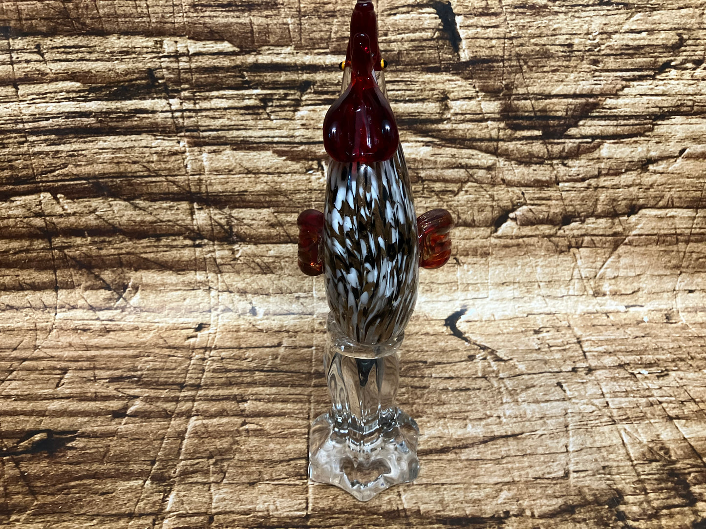 Glazen haan sculptuur