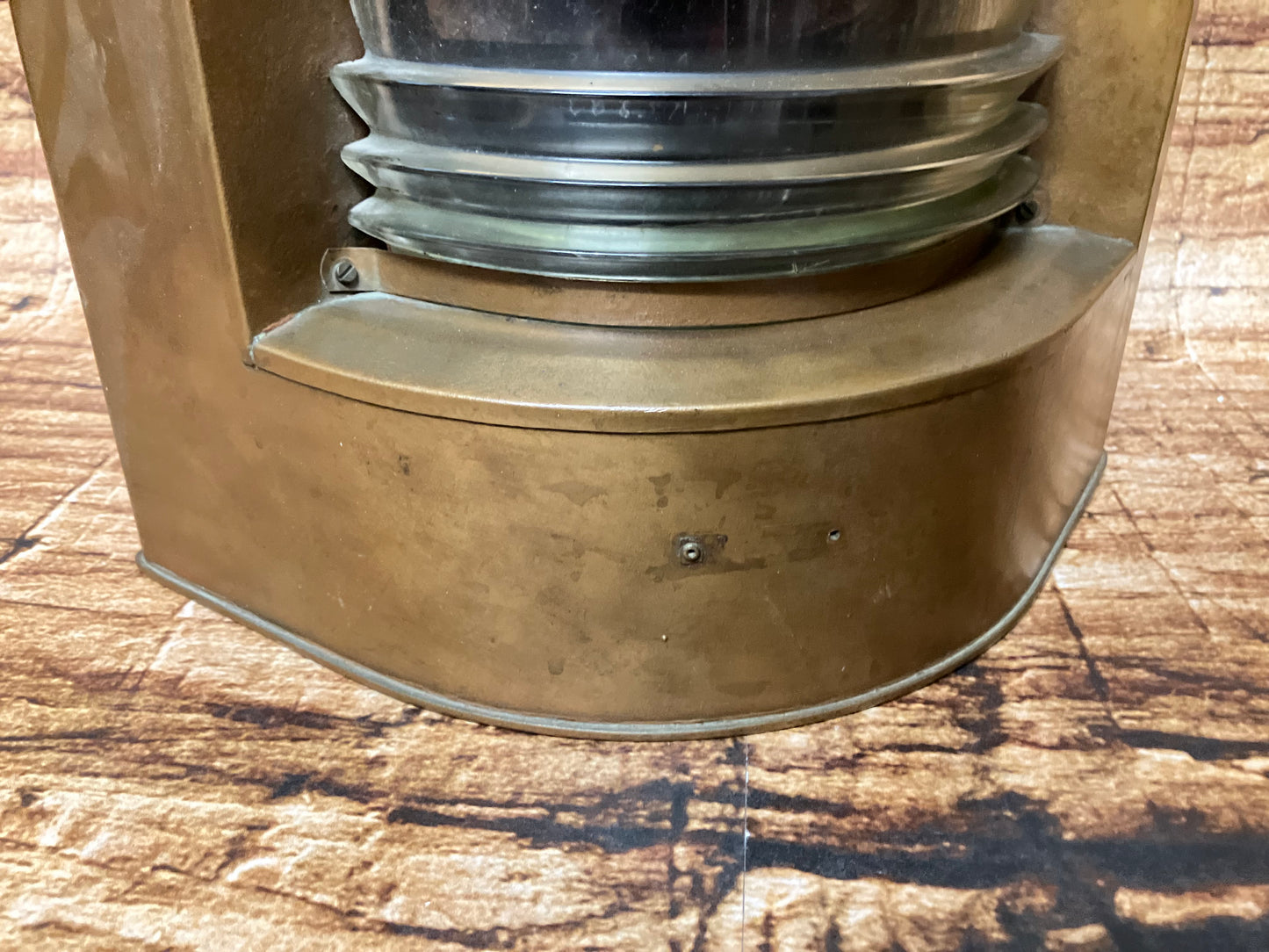 Antieke scheepslamp.