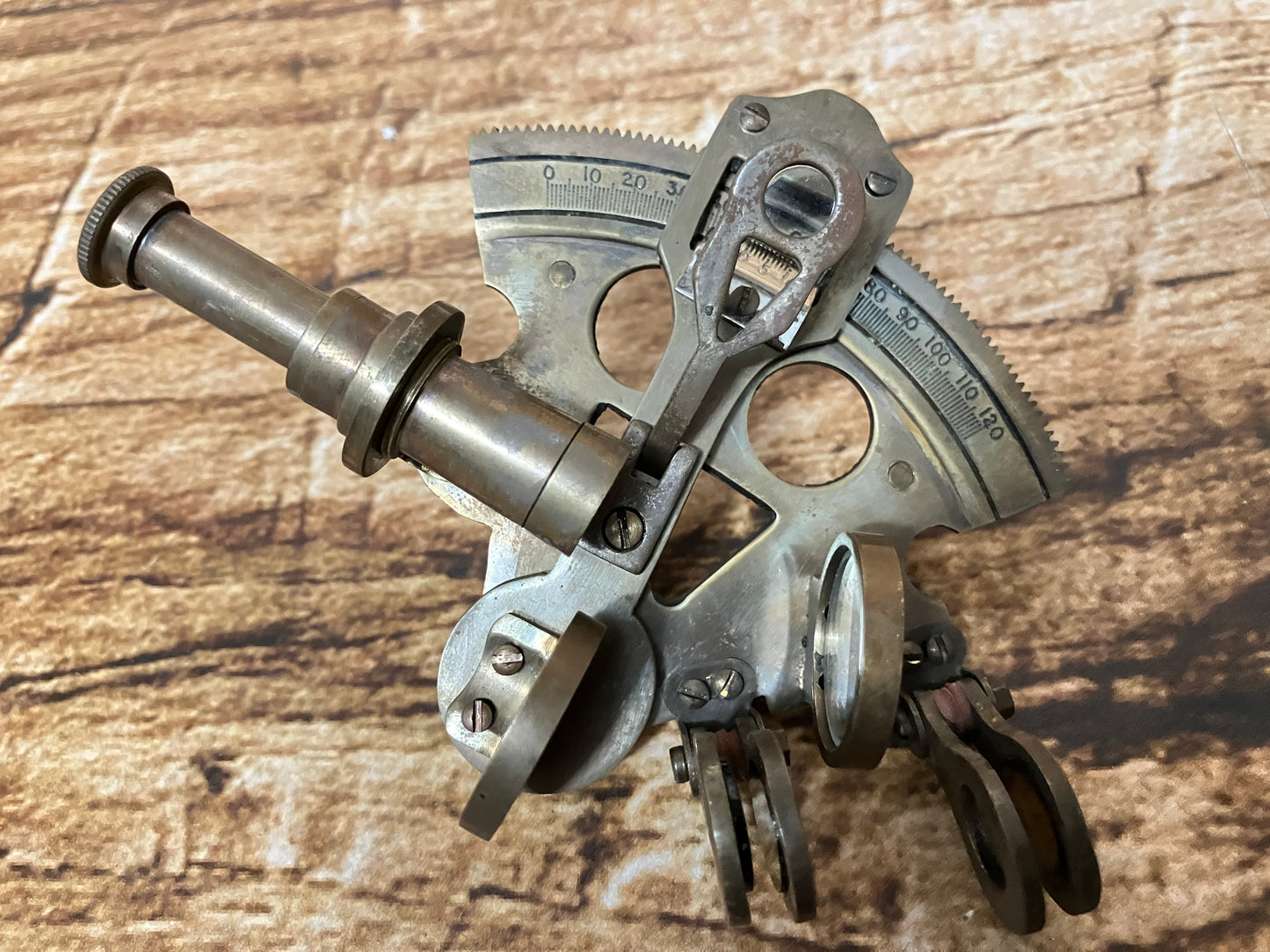 Traveling sextant in opbergkistje.