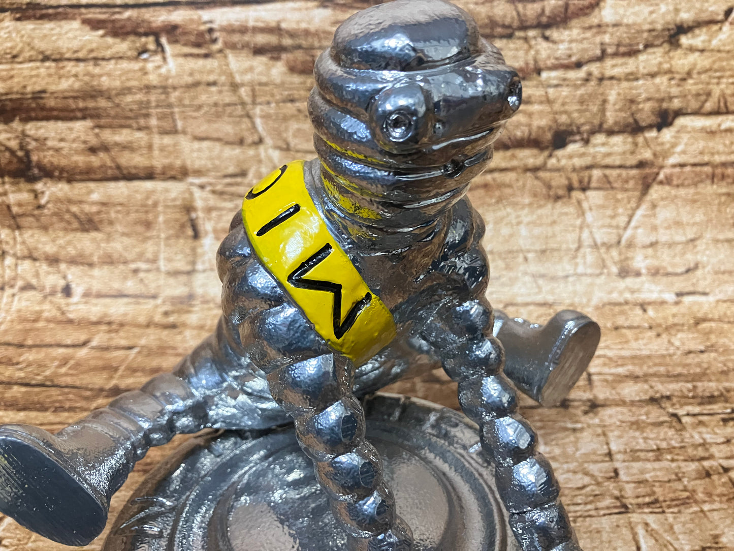 Bibendum Michelin mascott aluminium sculptuur