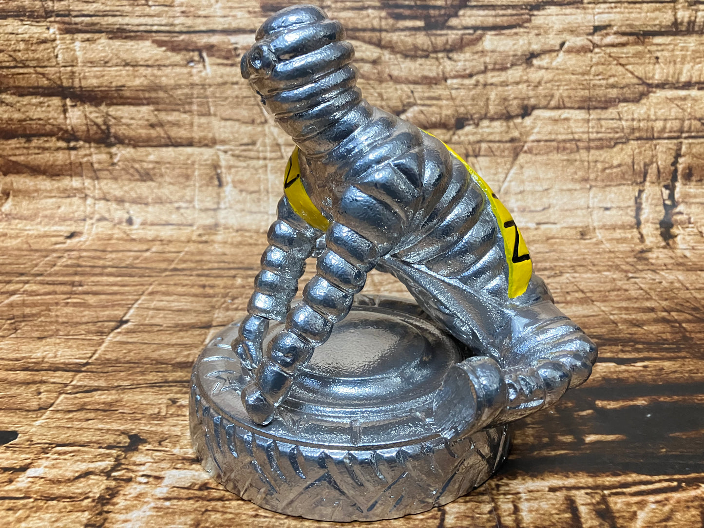 Bibendum Michelin mascott aluminium sculptuur