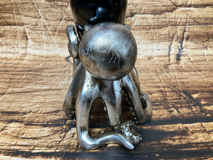 Octopus wine bottle holder