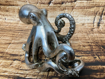 Octopus wine bottle holder