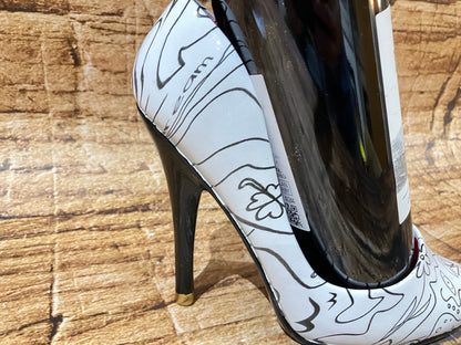 Modern Art Pumps Bottle Holder