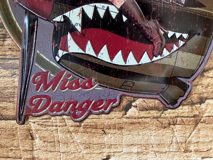 Metalen Wandbord Pin-Up Vliegtuig Miss Danger