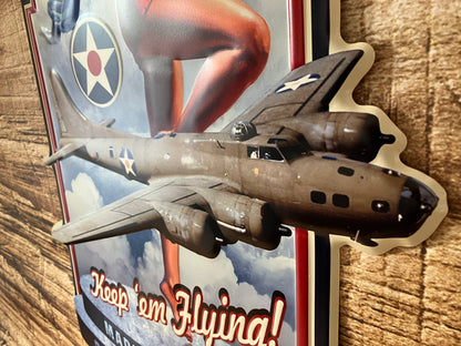 Metalen wandbord Pin-Up Keep ’em Flying B-17.