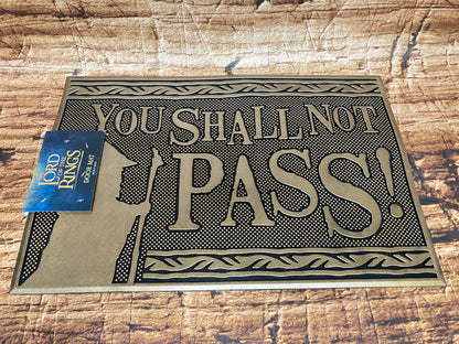 Lord of the Rings‑deurmat met Gandalf‑silhouet en de tekst “You Shall Not Pass!”.