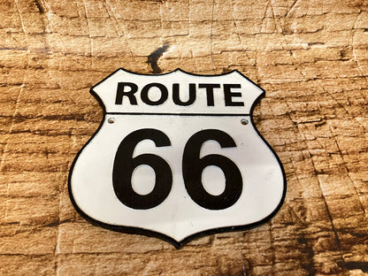 “Route 66 metalen wandbord – vintage retro metal sign voor mancave, garage en USA decoratie.”